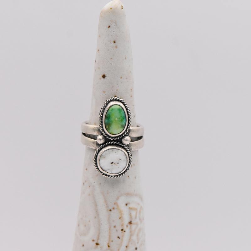 Verde Valley & White Buffalo Turquoise Sterling Silver Ring / U.S. Size 7